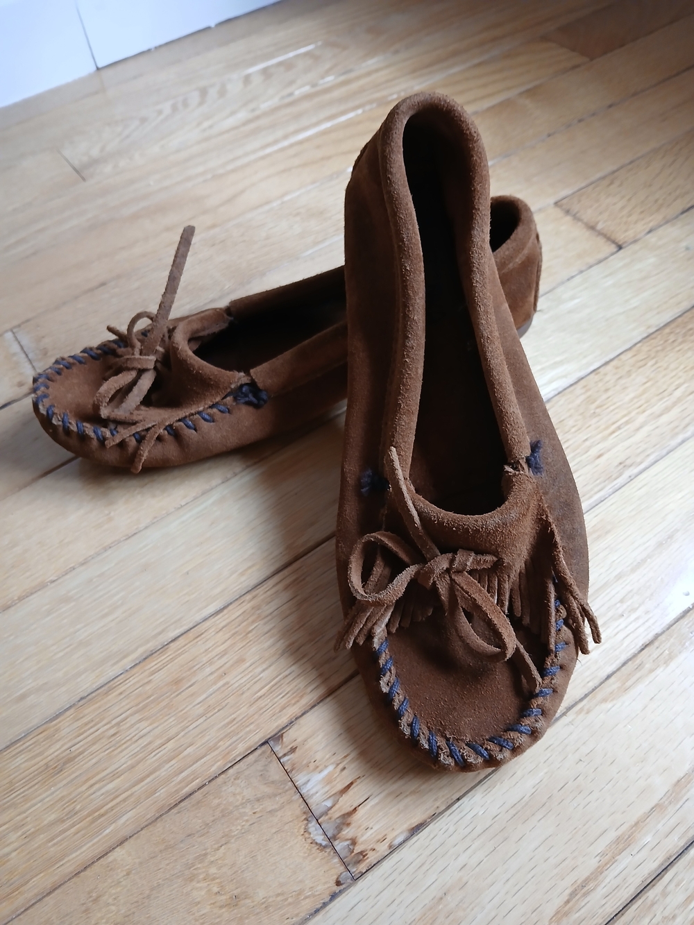 Minnetonka Women's Fringe Moccasins